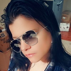 Meet your Posher, Caitlyn